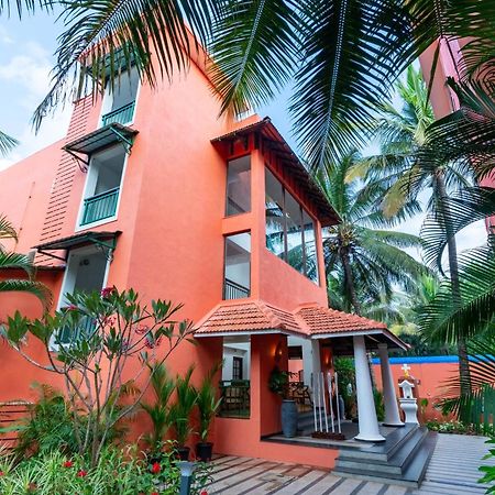 Mandrem Beach Resort, A Member Of Radisson Individuals Retreat Bagian luar foto
