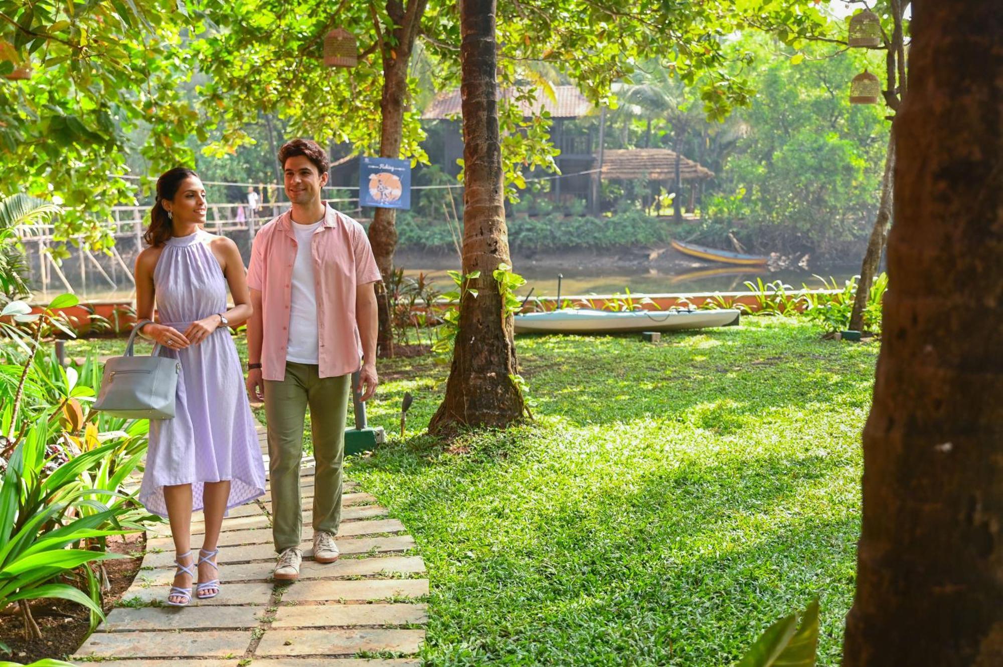 Mandrem Beach Resort, A Member Of Radisson Individuals Retreat Bagian luar foto