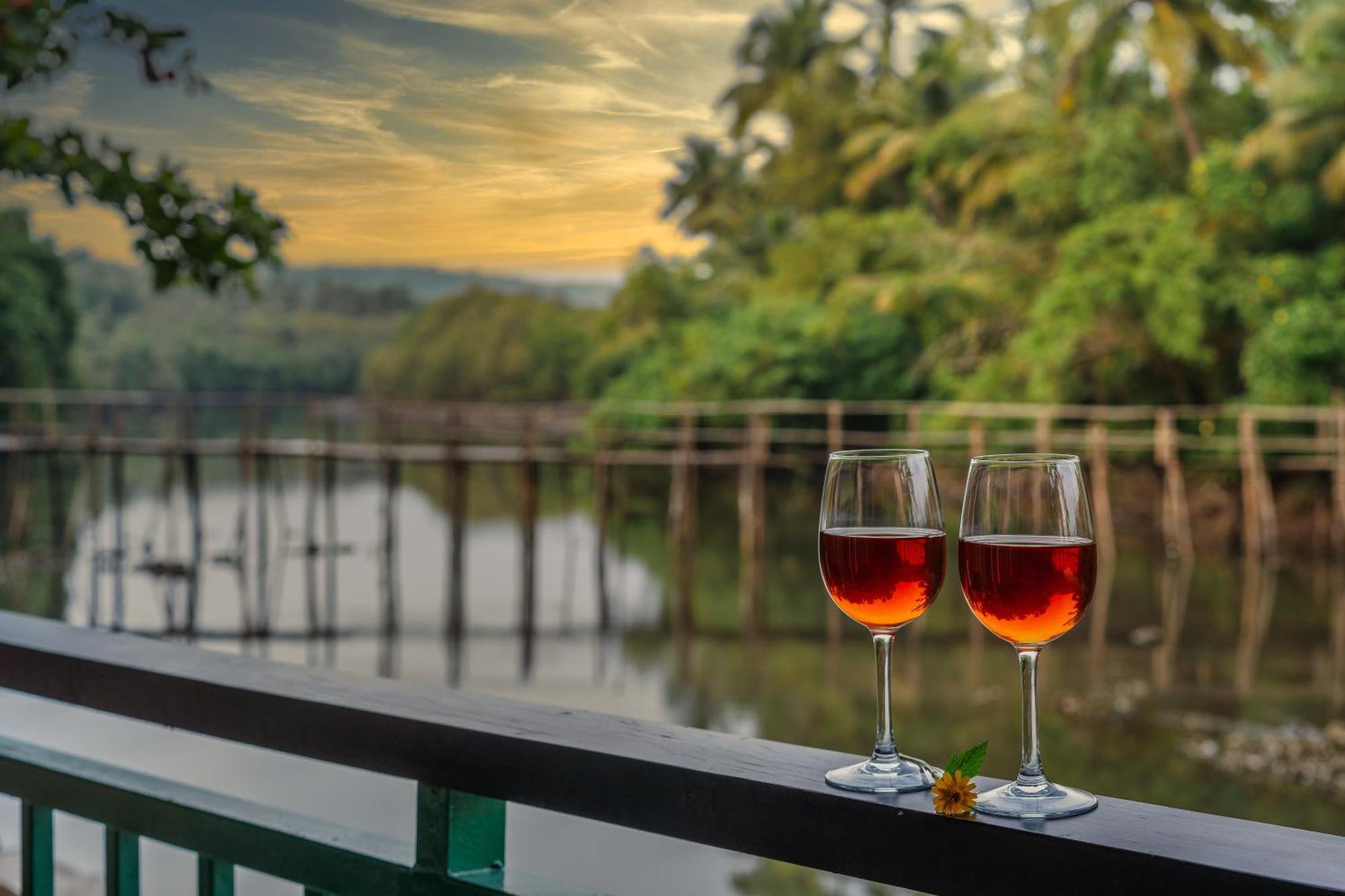 Mandrem Beach Resort, A Member Of Radisson Individuals Retreat Bagian luar foto