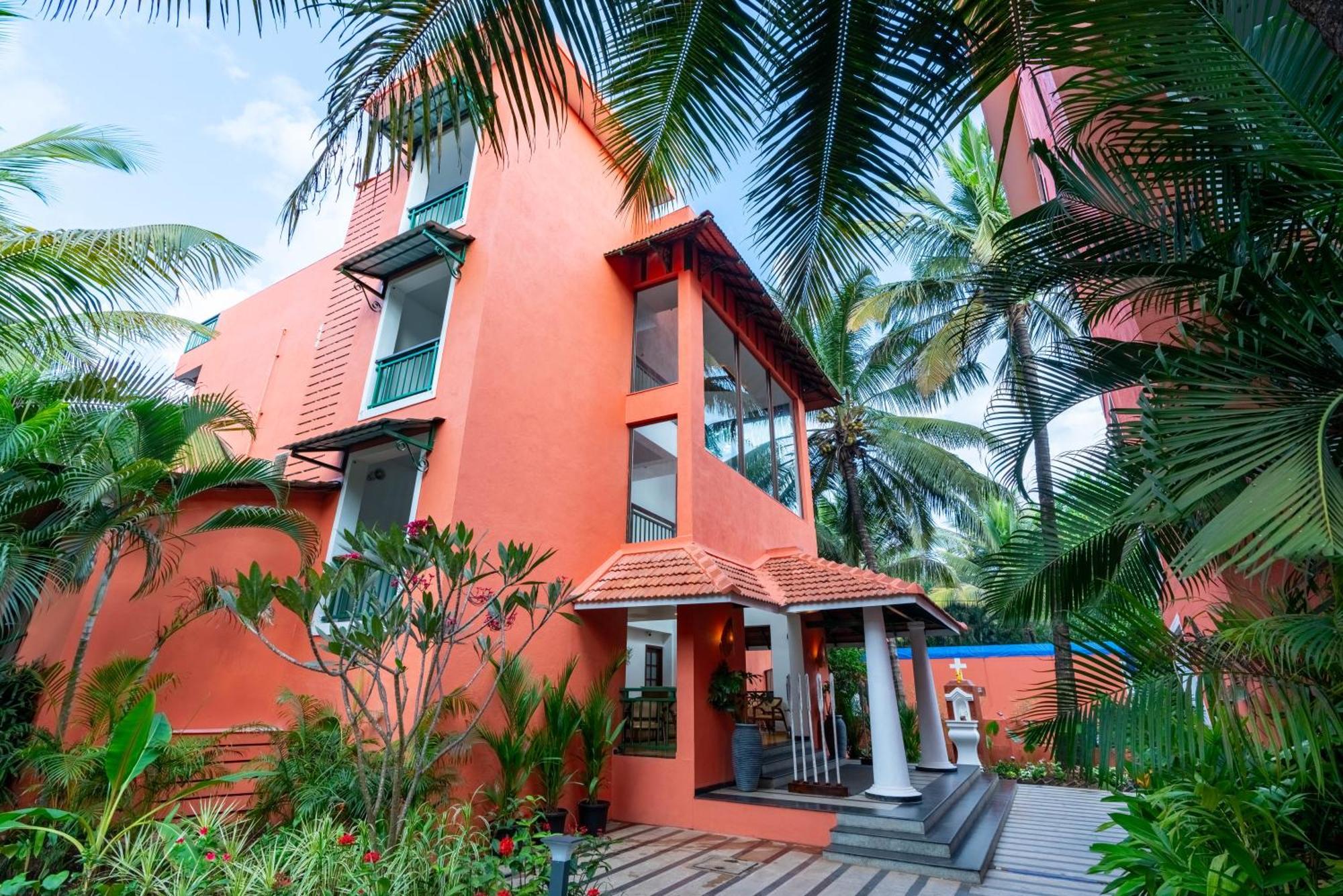 Mandrem Beach Resort, A Member Of Radisson Individuals Retreat Bagian luar foto