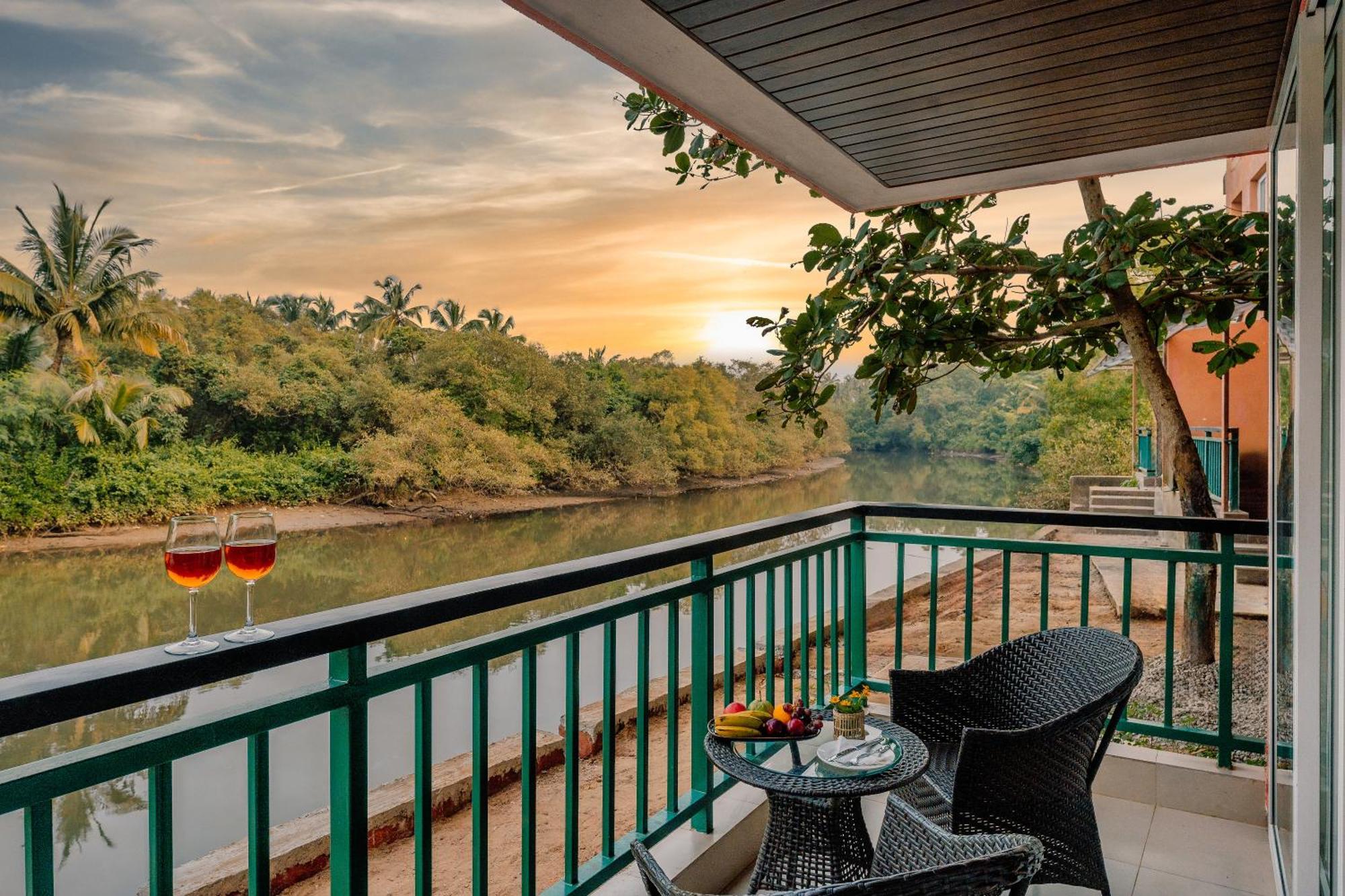 Mandrem Beach Resort, A Member Of Radisson Individuals Retreat Bagian luar foto