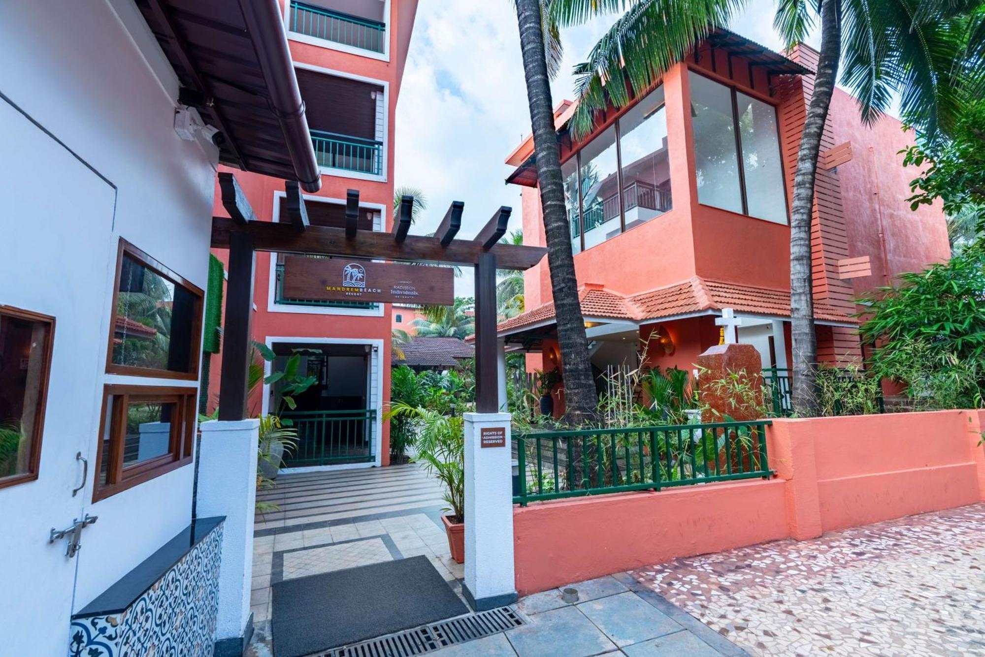 Mandrem Beach Resort, A Member Of Radisson Individuals Retreat Bagian luar foto