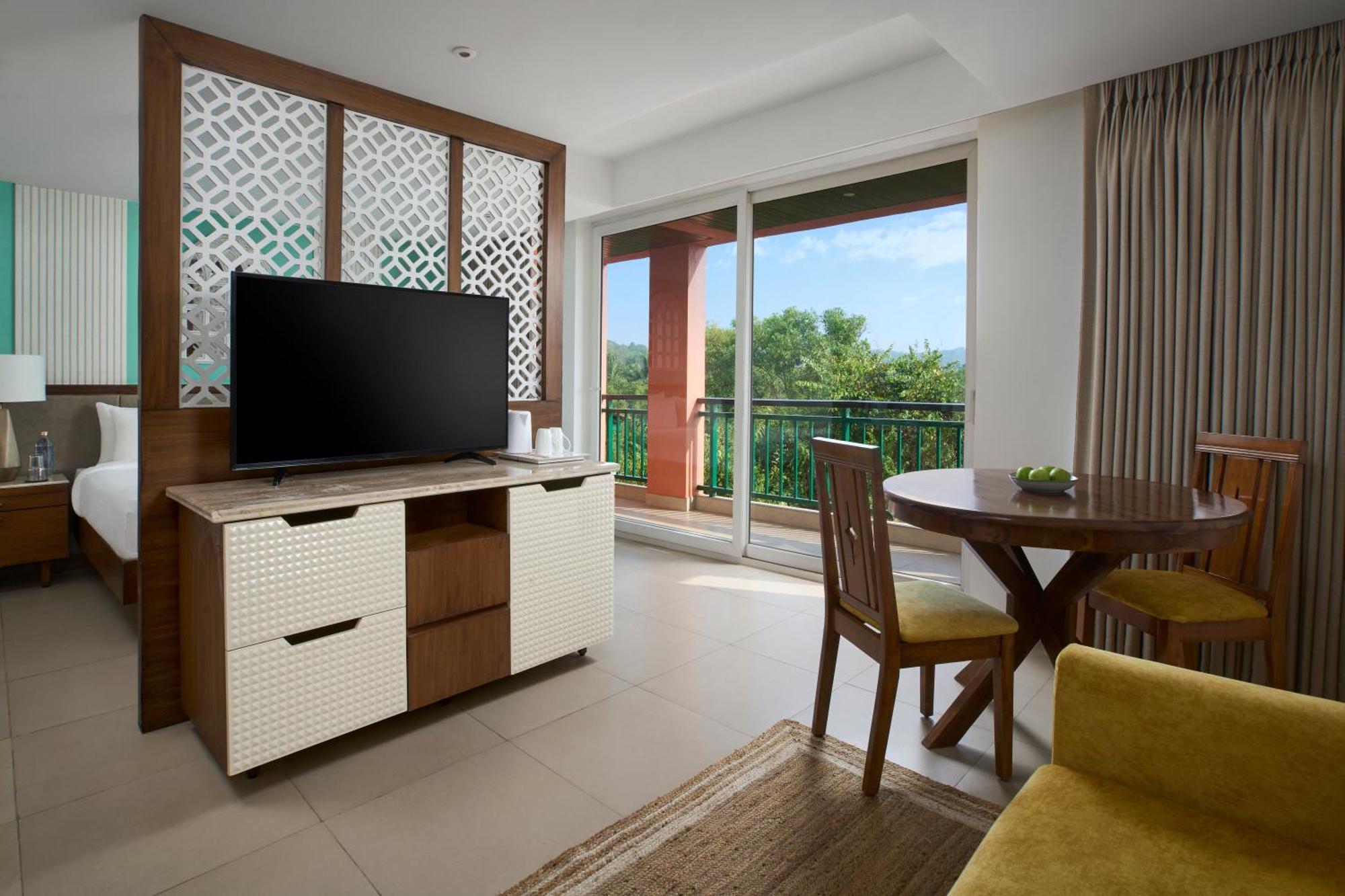 Mandrem Beach Resort, A Member Of Radisson Individuals Retreat Bagian luar foto
