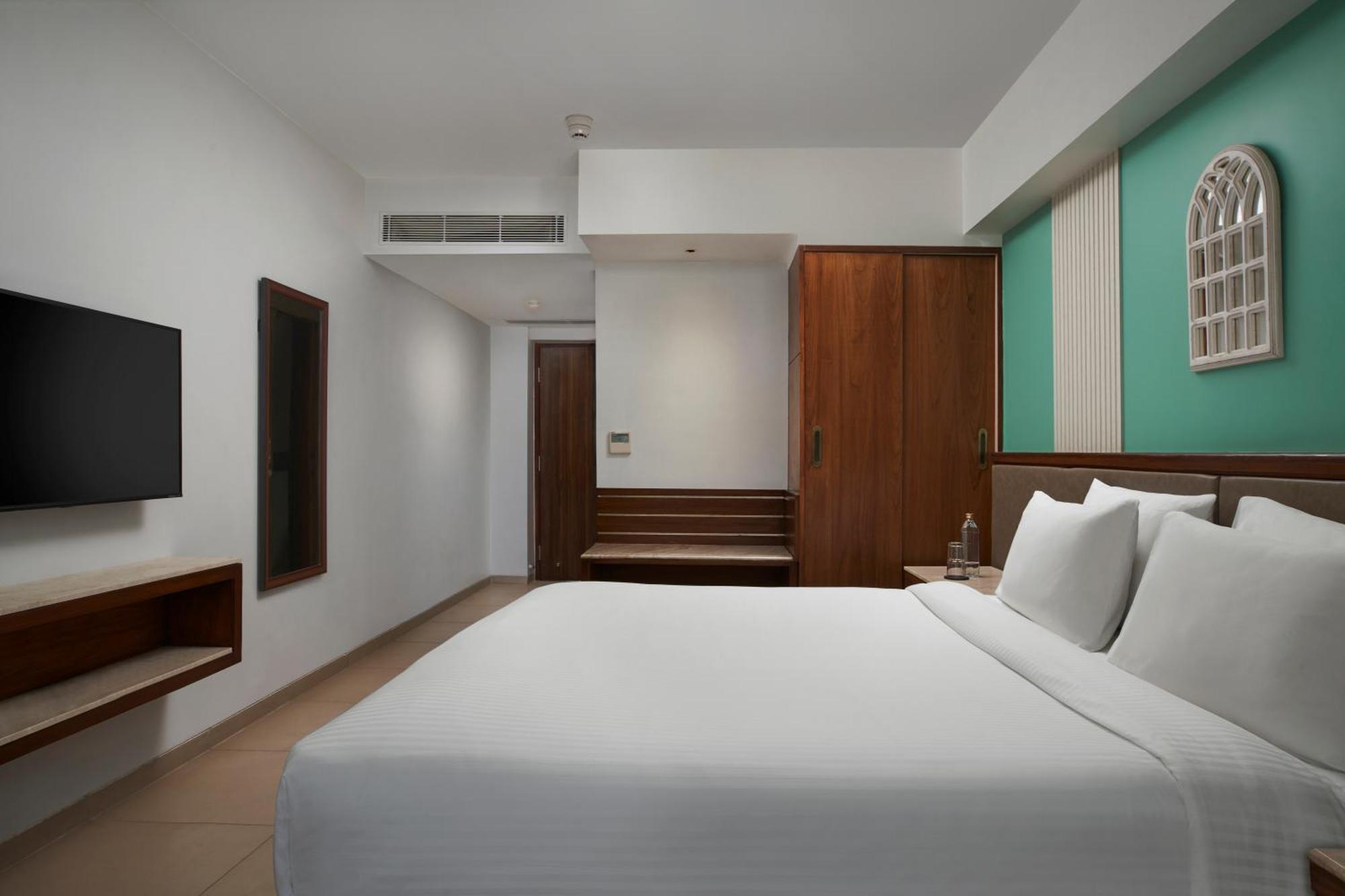 Mandrem Beach Resort, A Member Of Radisson Individuals Retreat Bagian luar foto