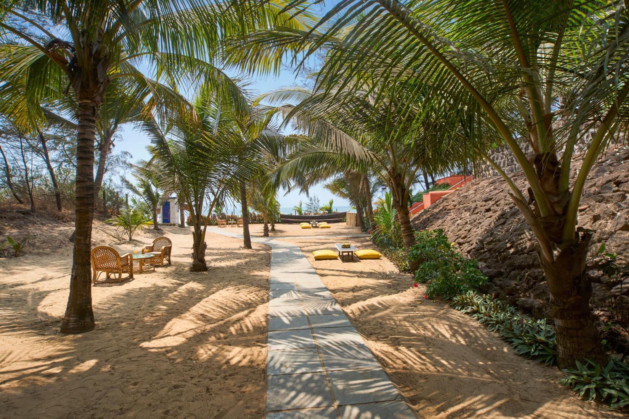 Mandrem Beach Resort, A Member Of Radisson Individuals Retreat Bagian luar foto