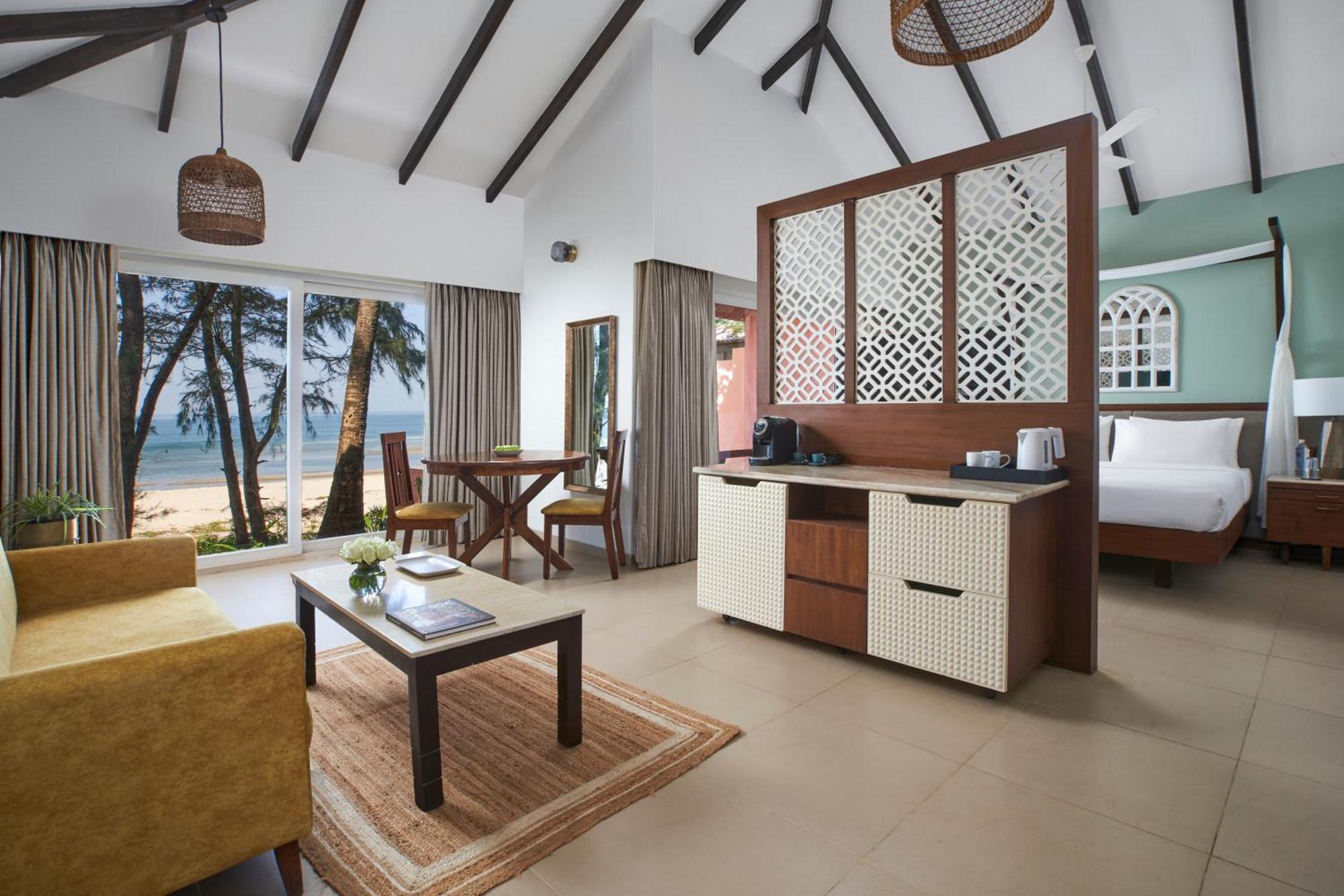 Mandrem Beach Resort, A Member Of Radisson Individuals Retreat Bagian luar foto